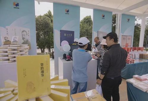 教育專家齊匯聚，康輝鞠萍攜手朱迅高亞麟助力教育咨詢